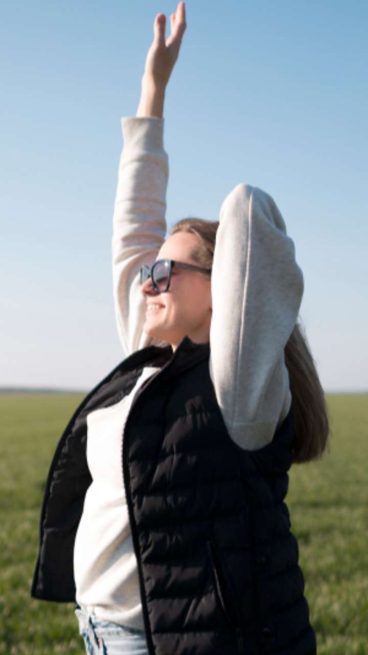 Vitamin D के लिए सर्दियों में बस इस समय लें धूप