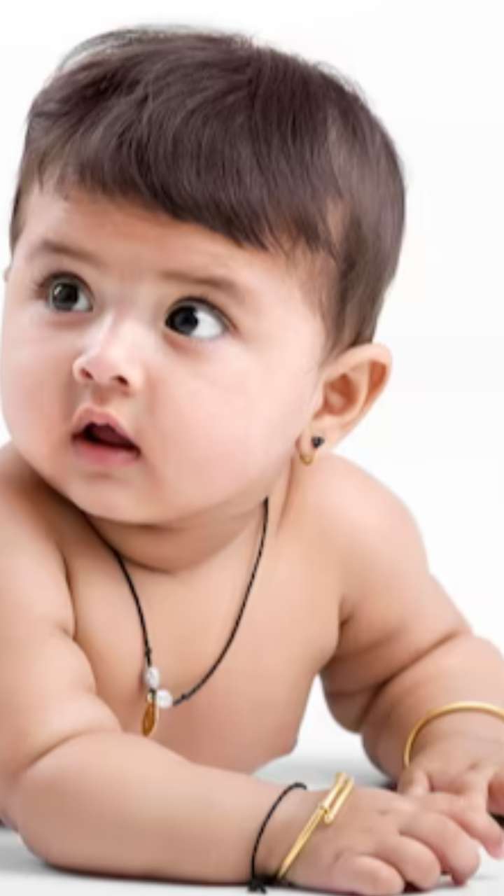 इन ट्रेंडी हिंदू नाम से चुनें बेटे का नाम