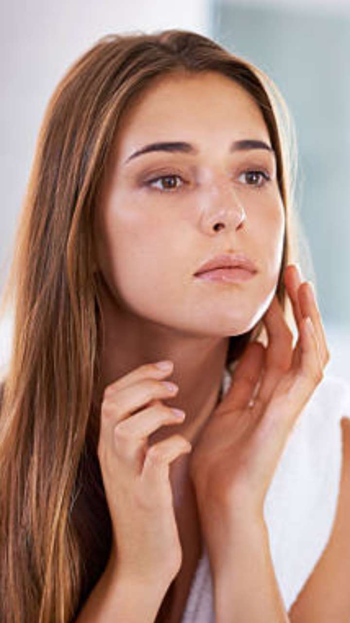 सर्दियों में भी स्किन रहती है ऑयली? अपनाएं ये नुस्खे