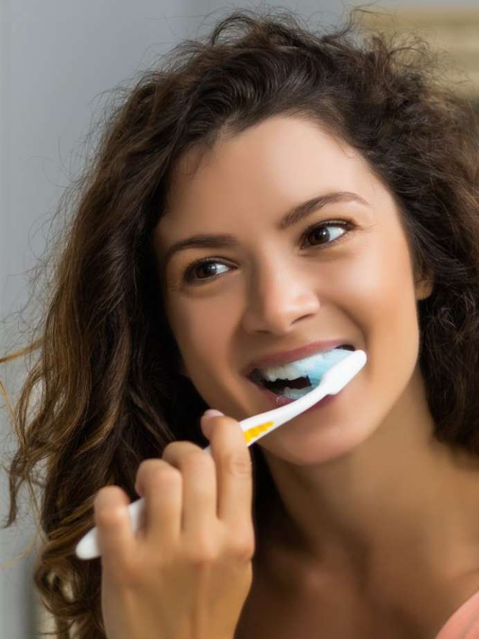 How Can You Make Your Teeth Shiny At Home | Onlymyhealth