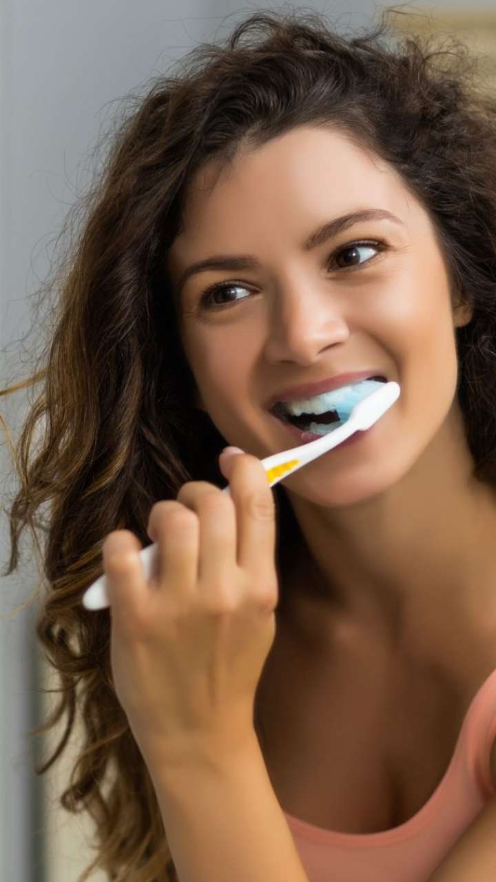 How Can You Make Your Teeth Shiny At Home