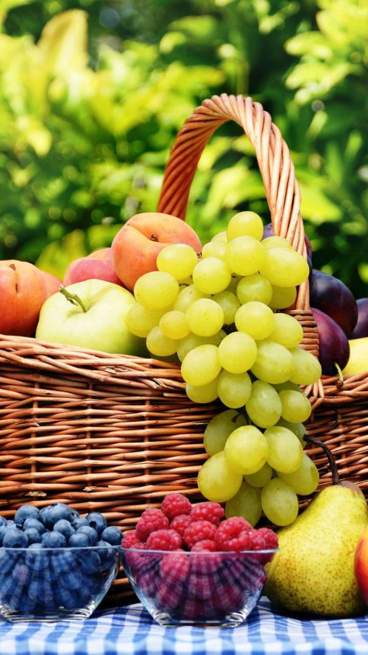 The Shocking Winter Fruits Beneath the Snow Are Changing How We Eat When It Gets Freezing