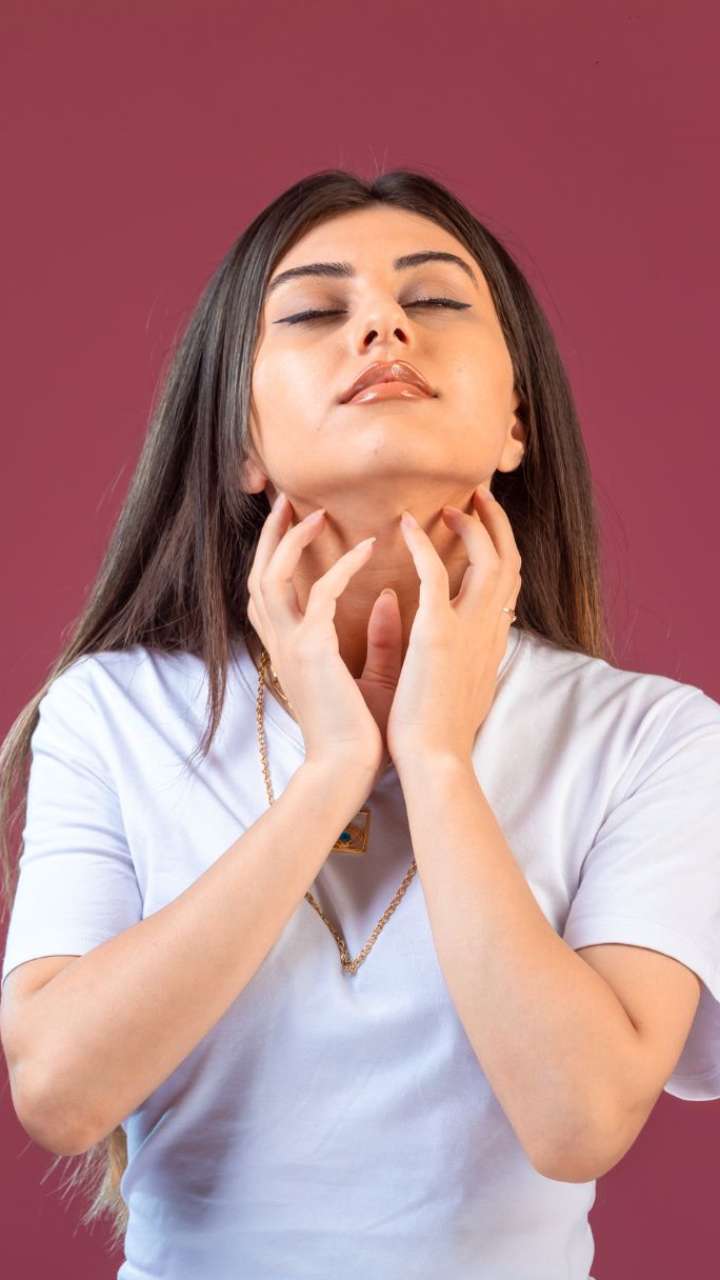 7 Effective Home Remedies To Treat Stabbing Pain In Throat