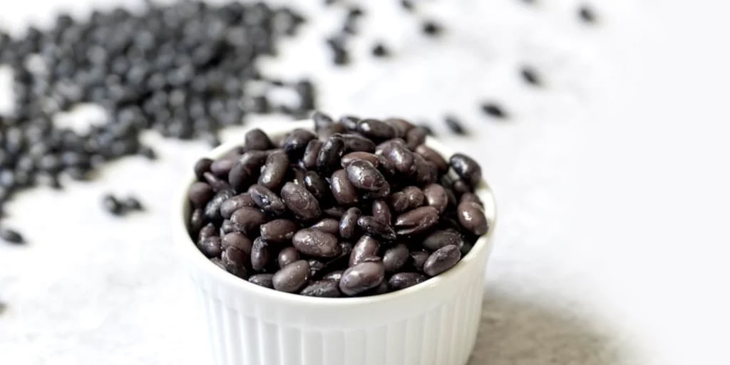 ब्लैक बींस के फायदे डायटीशियन से जानें