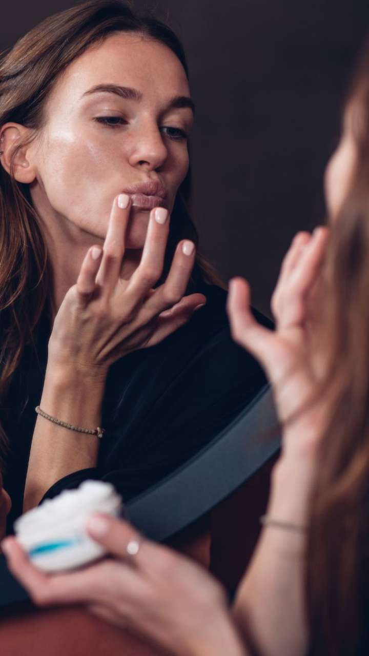 Tips To Lighten Black Lips At Home