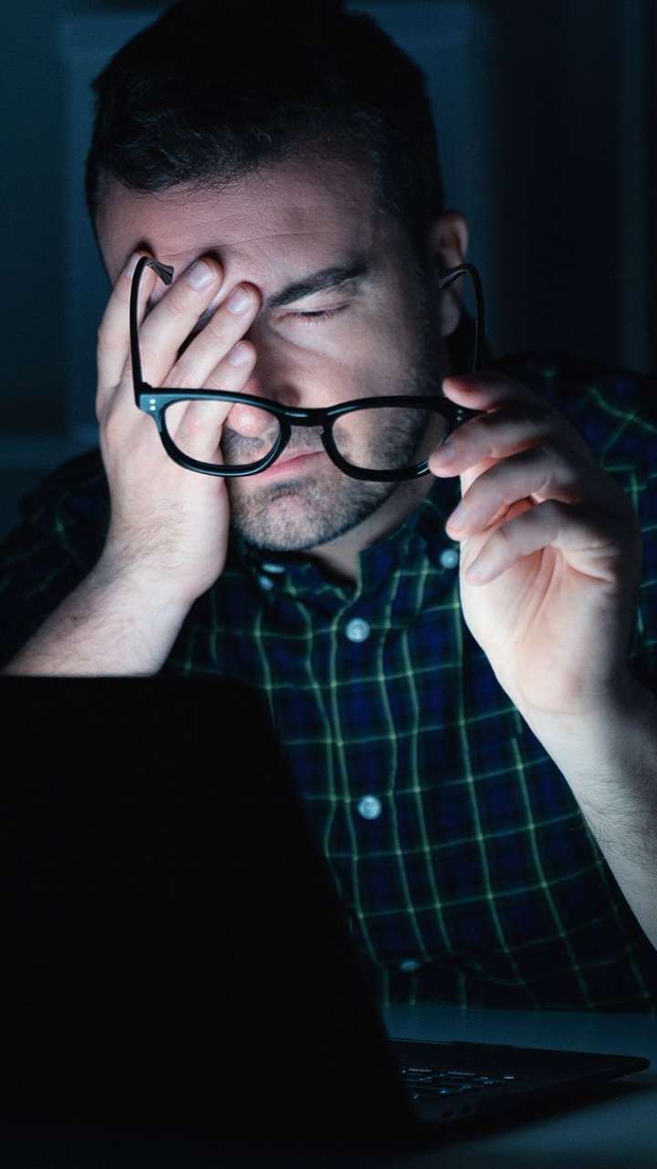 7 Easy Tricks To Cure Digital Eye Strain