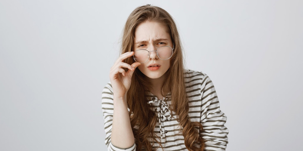 Symptoms of low Eyesight