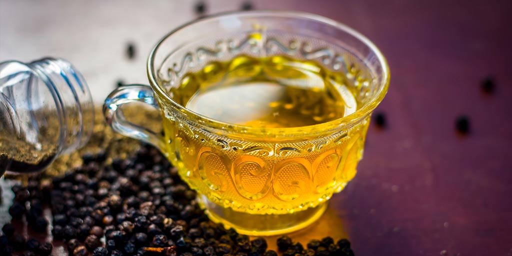 काली मिर्च पानी में मिलाकर पीने के फायदे