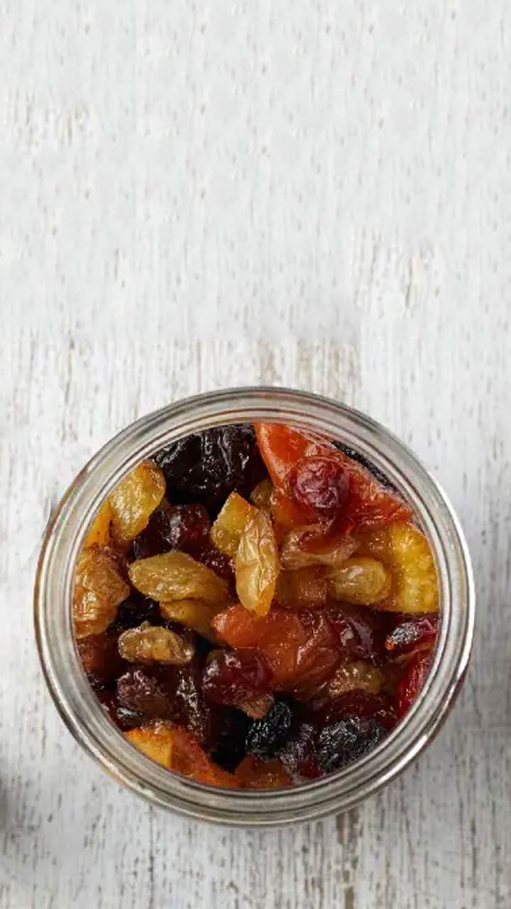 Health Benefits of Drinking Raisin Water