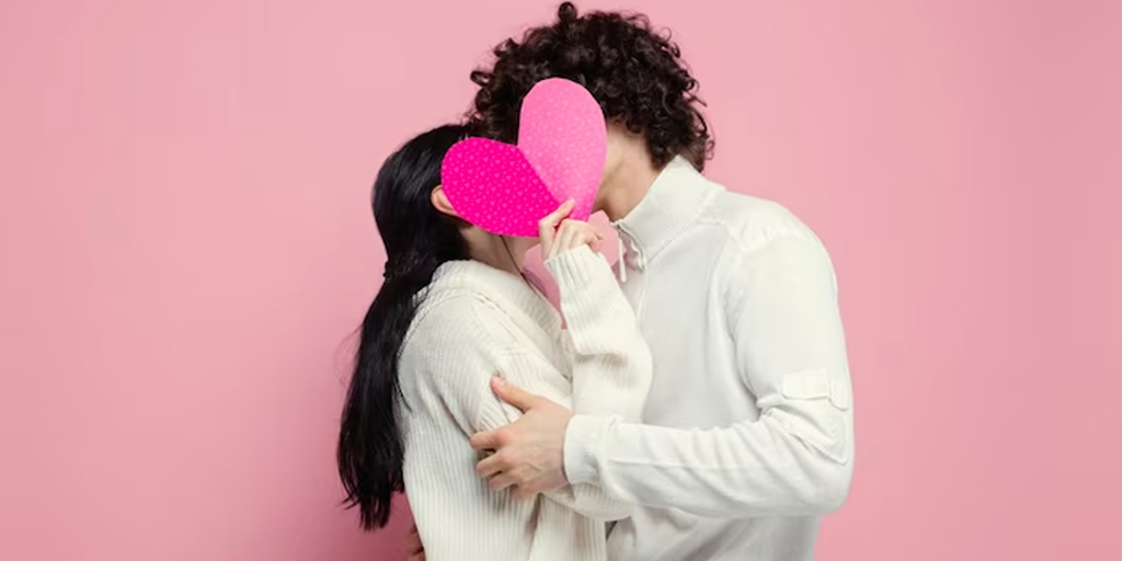 Natural Mouth Fresheners to Improve Bonds on Kiss Day