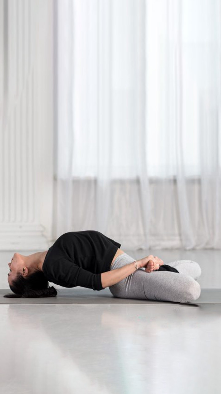 Yoga Poses for Lumbar Spondylosis: Aligning the Spine and Reducing Pain |  Lumbar Spondylosis
