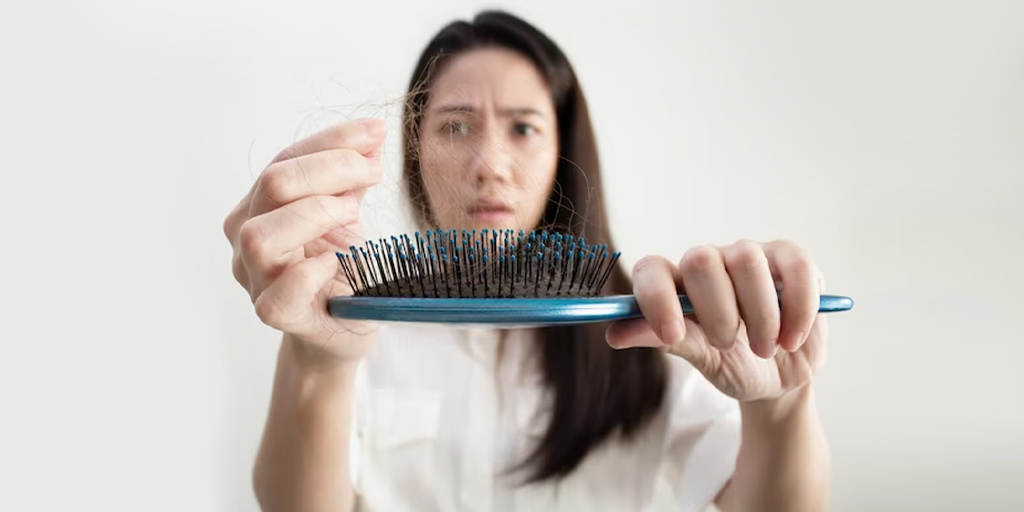 5 Herbs To Treat Hair Loss