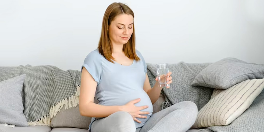 signs-you-are-not-drinking-much-water-during-pregnancy