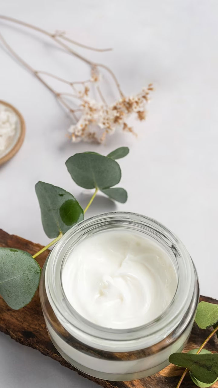गर्मियों के लिए घर पर बनाएं ये खास मॉइश्चराइजर