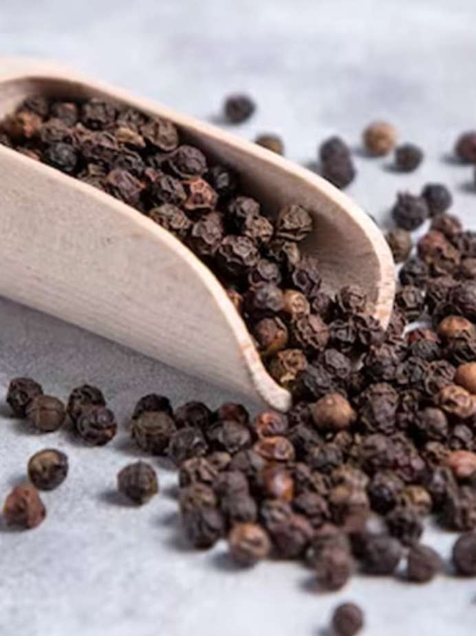 गले में खराश होने पर ऐसे करें काली मिर्च का इस्तेमाल