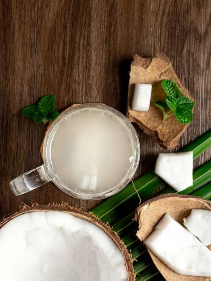 नारियल पानी में पुदीना मिलाकर पीने के फायदे coconut water mint