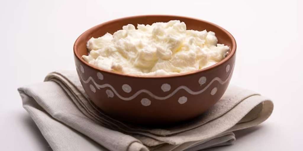 reasons-you-should-avoid-curd-at-night