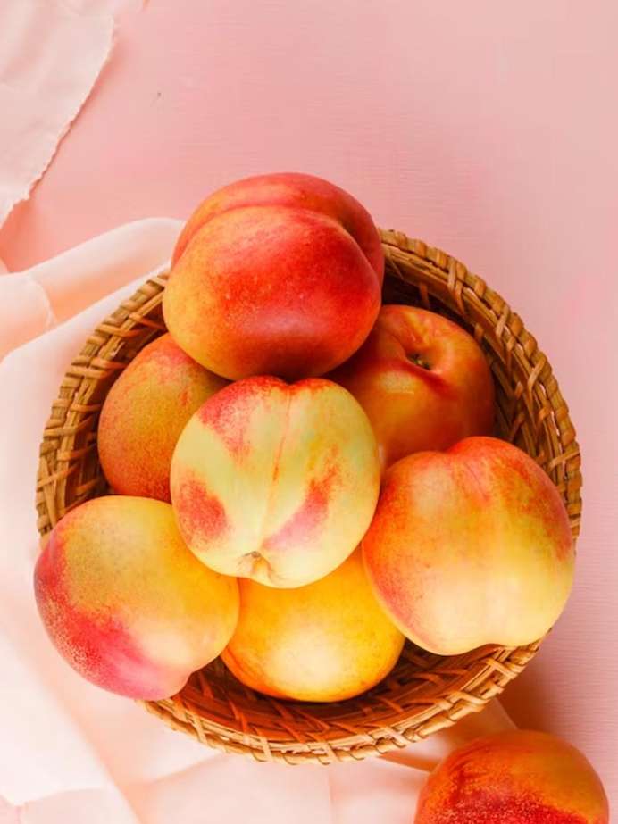 7 Health Benefits of Nectarines, Backed by Science