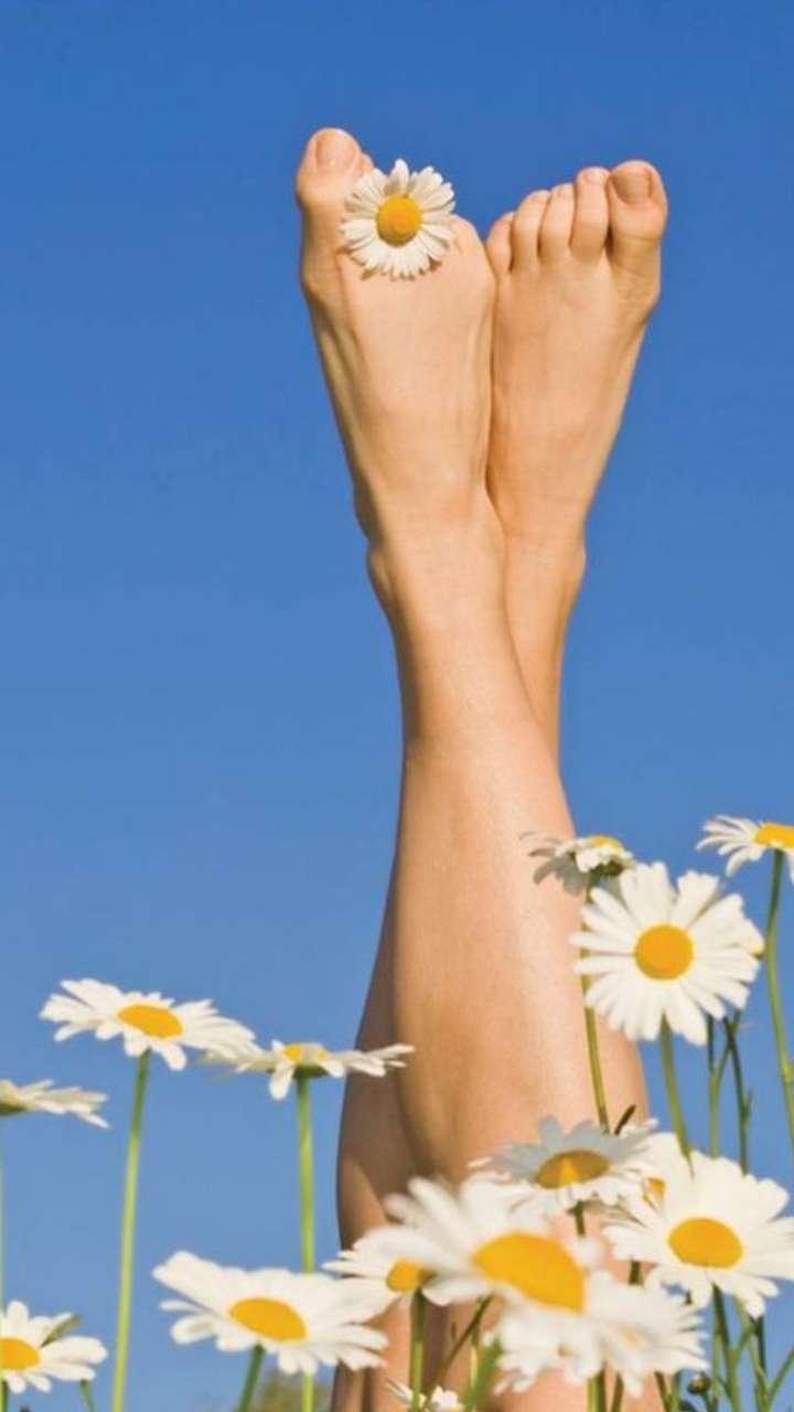 Painful Cracked Heels? Podiatrists' Share Their Best Remedies | Woman's  World