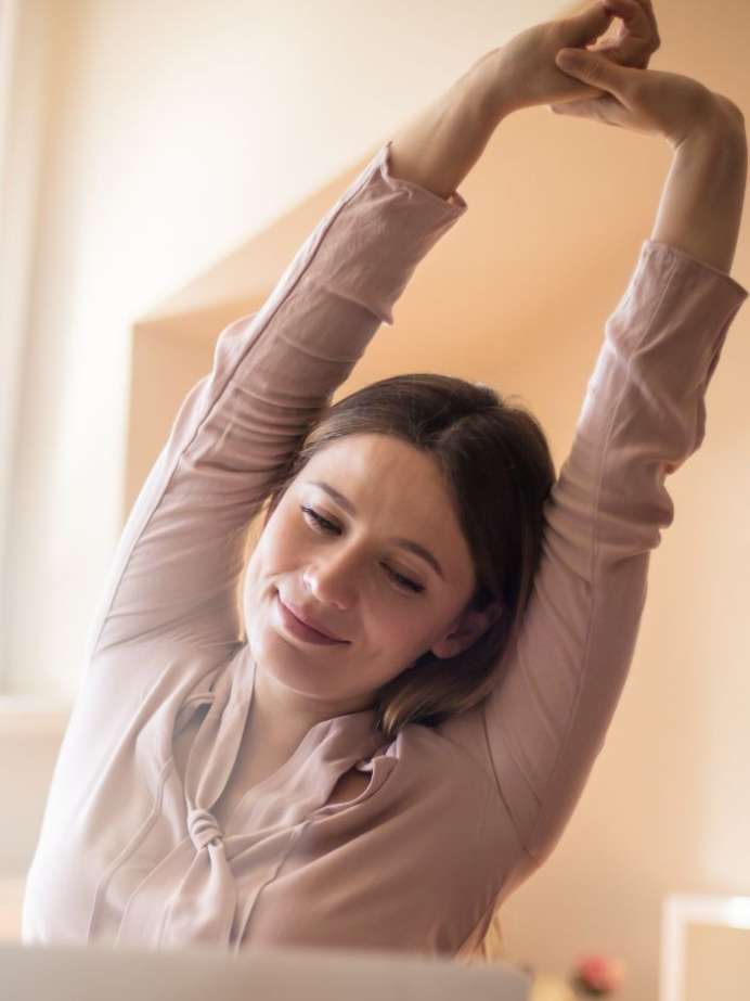 5 Easy Exercises To Manage Stress At Work | Onlymyhealth