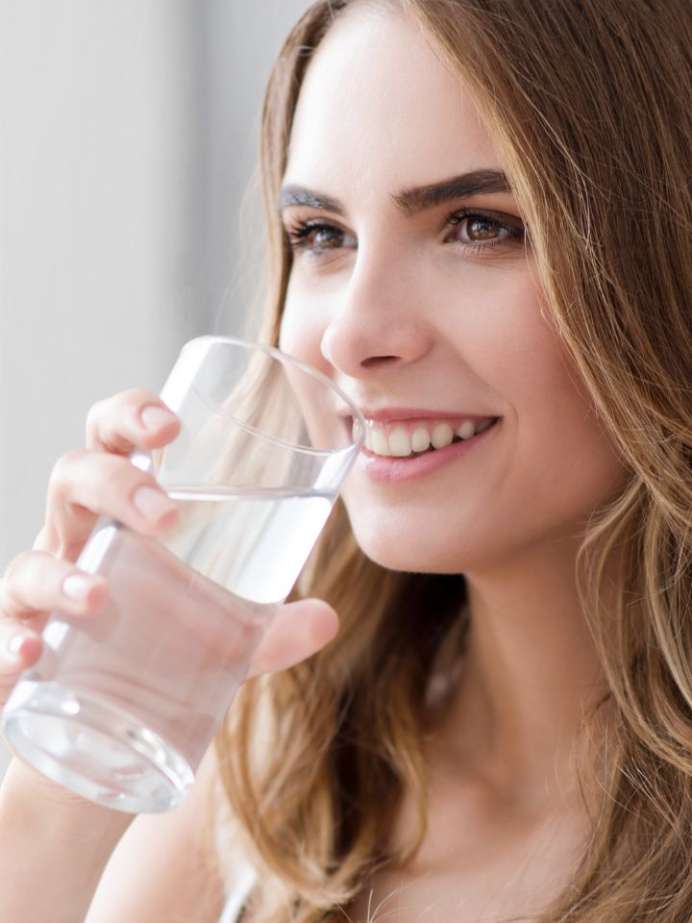 7 Kitchen Ingredients To Add Into Water For Glowing Skin